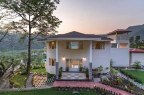 Bella Casa 3BHK LUX Villa, Gardens & Mountain Stay